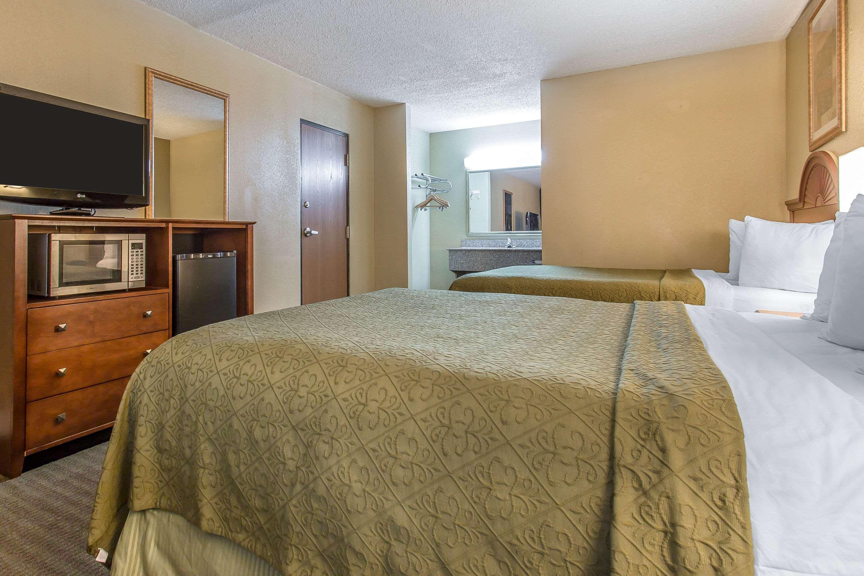 Quality Inn Лоутън Екстериор снимка