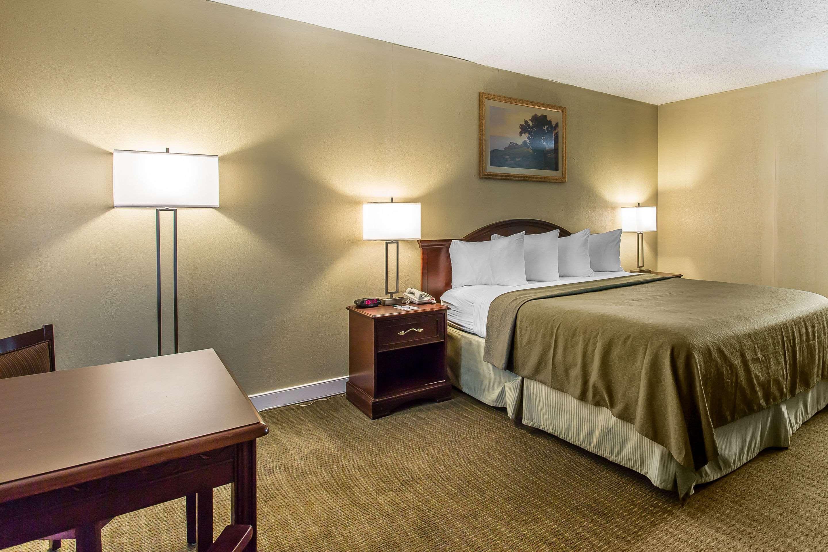 Quality Inn Лоутън Екстериор снимка